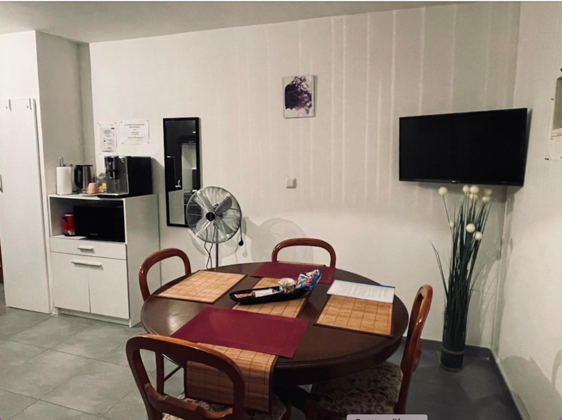 Appartement Avec Parking Gratuit Et Wifi В'єрзон Екстер'єр фото